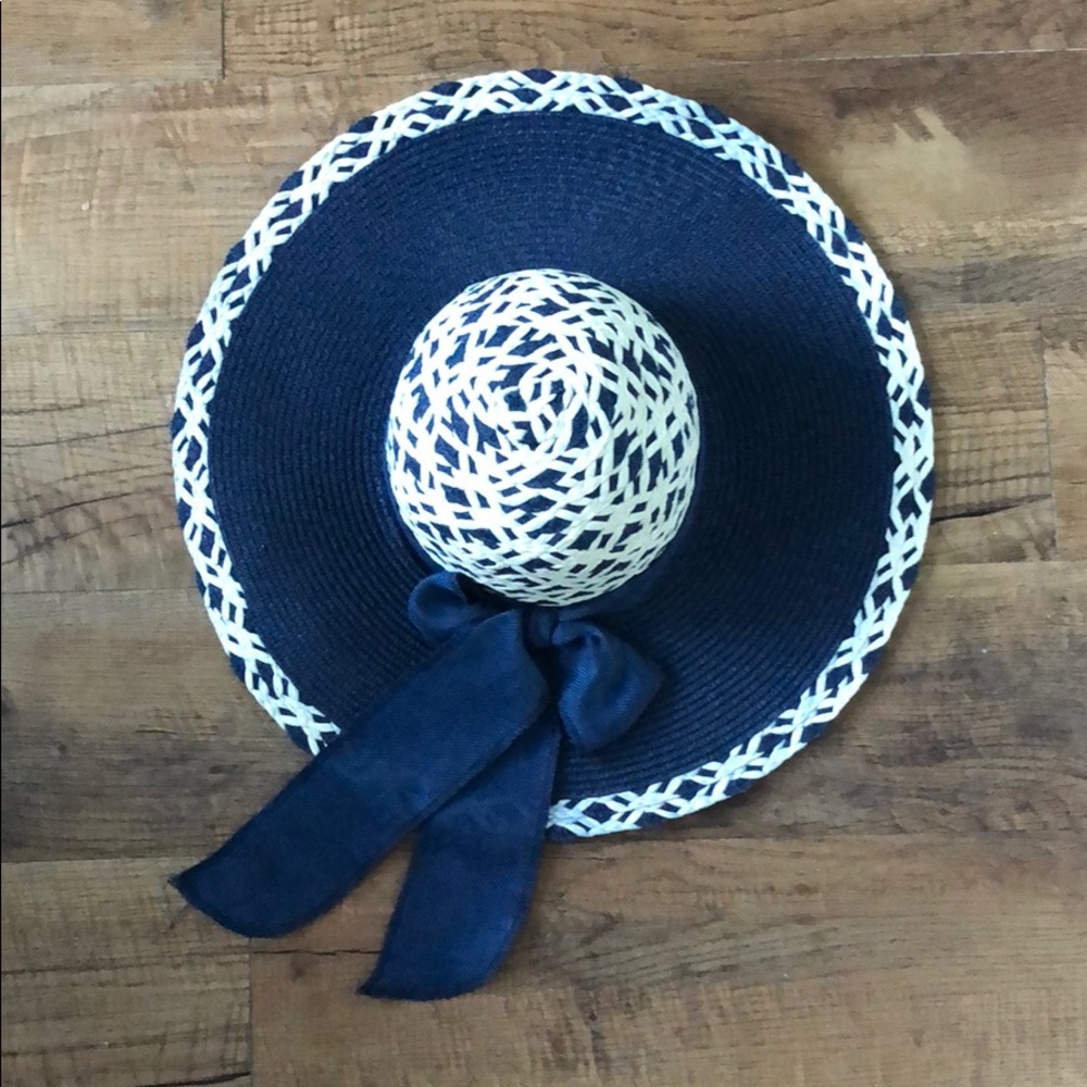 Navy and white beach/derby hat